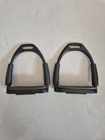 2nd Hand Bendy Stirrups/ Black