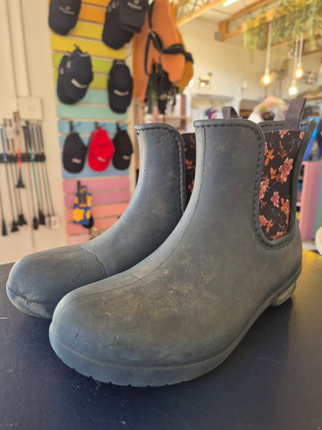 2nd Hand Crocs Chelsea Boot/ W6 (UK4)