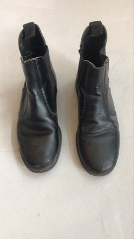 2nd Hand Short Boots/ Size 3